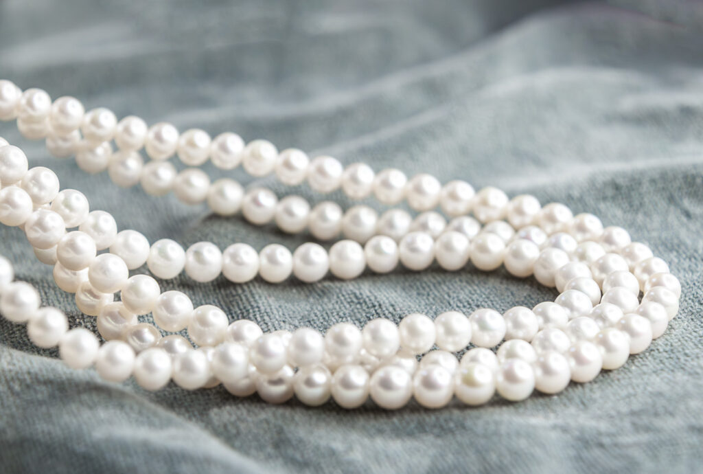 3 tier white FWP choker