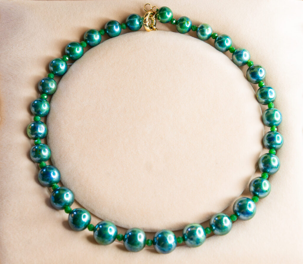 Deep Ocean Choker with natural Emerald stones