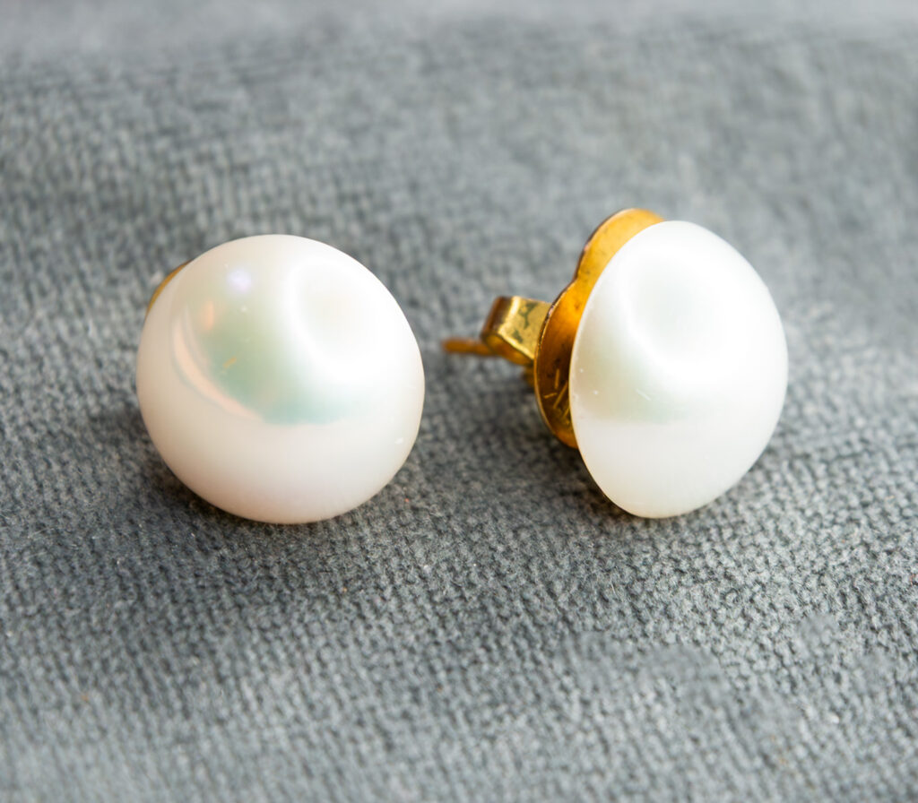 Top Luster White Mabe Earrings