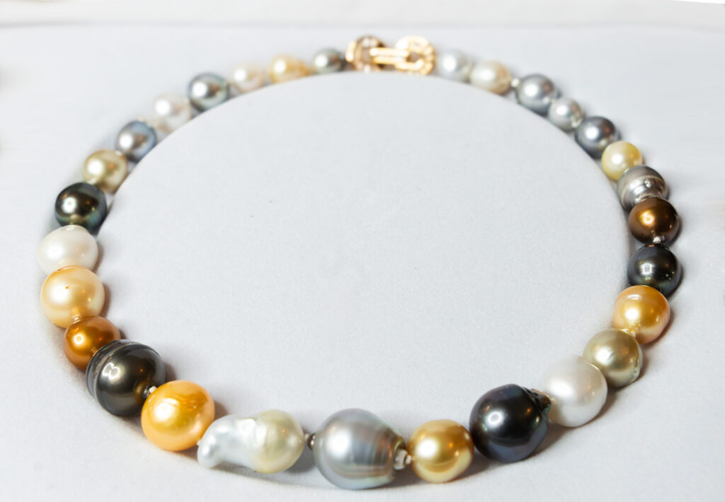 Luna Multi-Pearl Choker