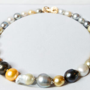 Luna Multi-Pearl Choker