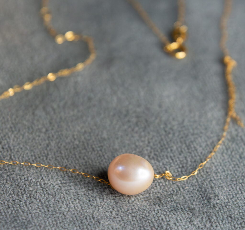 Peak Pink Floating Necklace